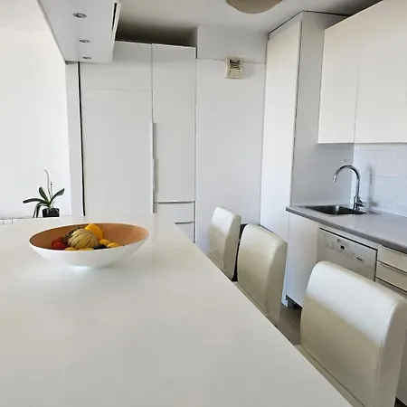 Cosy-piscine Et Vue A 1km De Monaco Appartamento